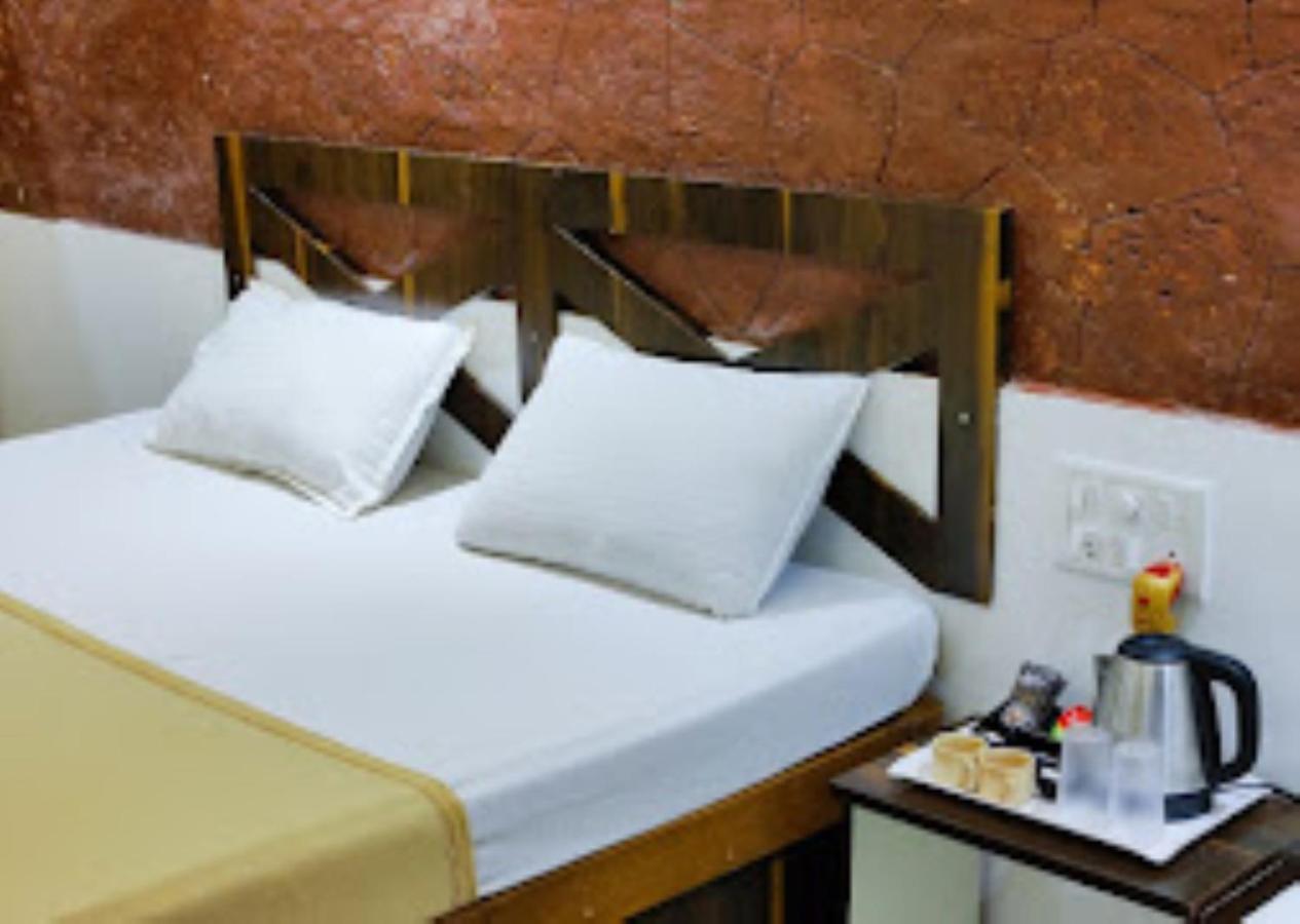 Blue Sea Beach Resort Mālvan Extérieur photo