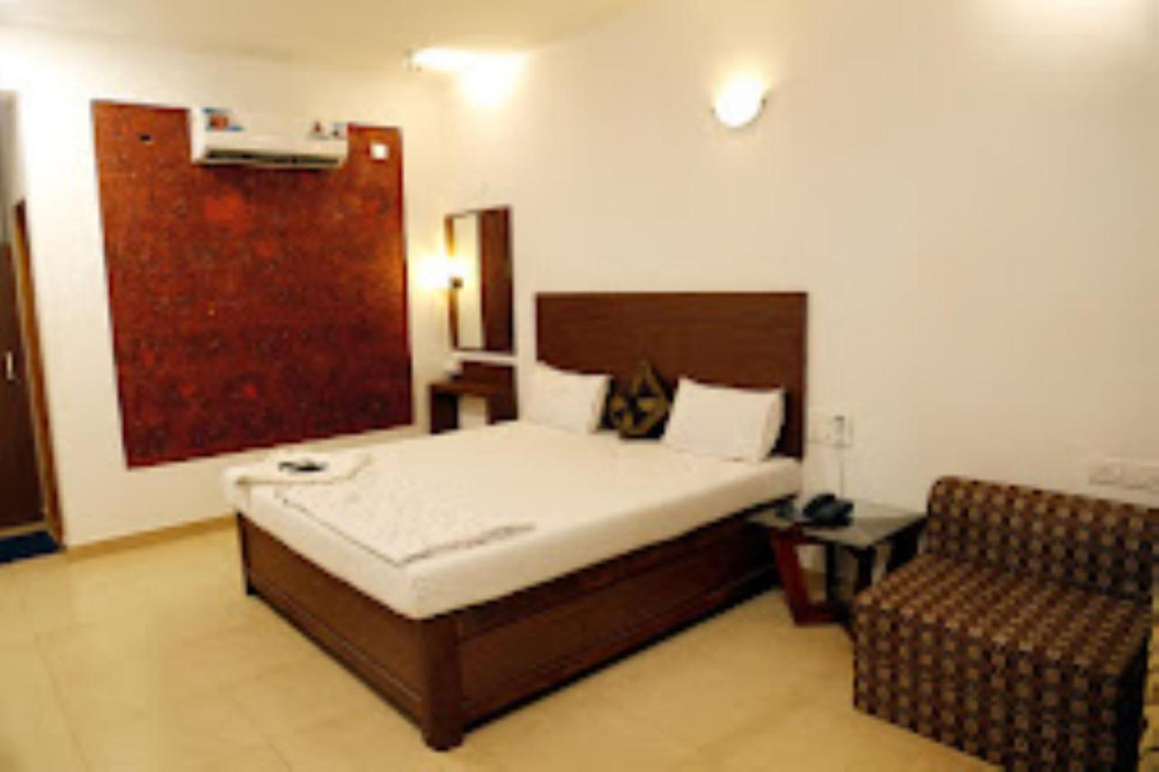 Blue Sea Beach Resort Mālvan Extérieur photo